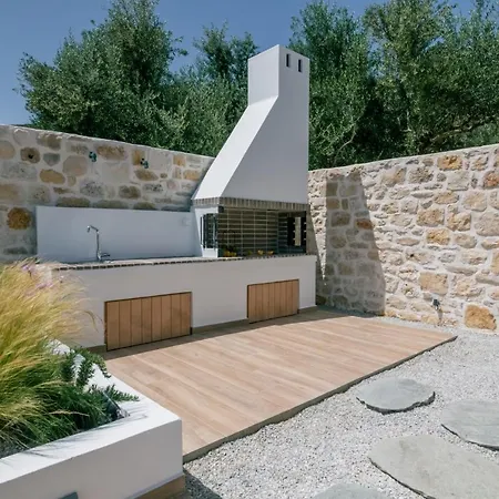 - Heated Pool With Stunning Views, By Zantewize * カリテア
