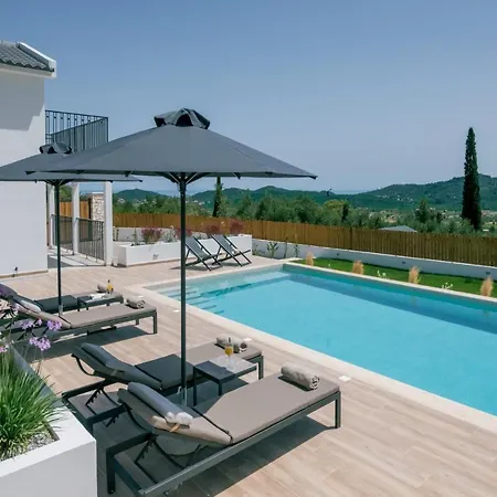- Heated Pool With Stunning Views, By Zantewize Villa